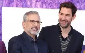 Steve Carell e John Krasinski, que interpretaram Michael Scott e Jim Halpert na série original, fizeram uma visita surpresa ao set de filmagens de The Paper