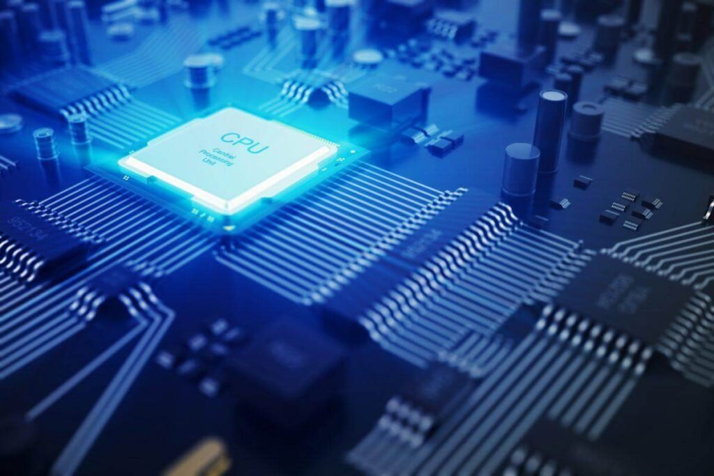 Símbolo do processador Intel instalado na placa-mãe, ilustrando a integração de hardware essencial para montagem de PCs em 2025.