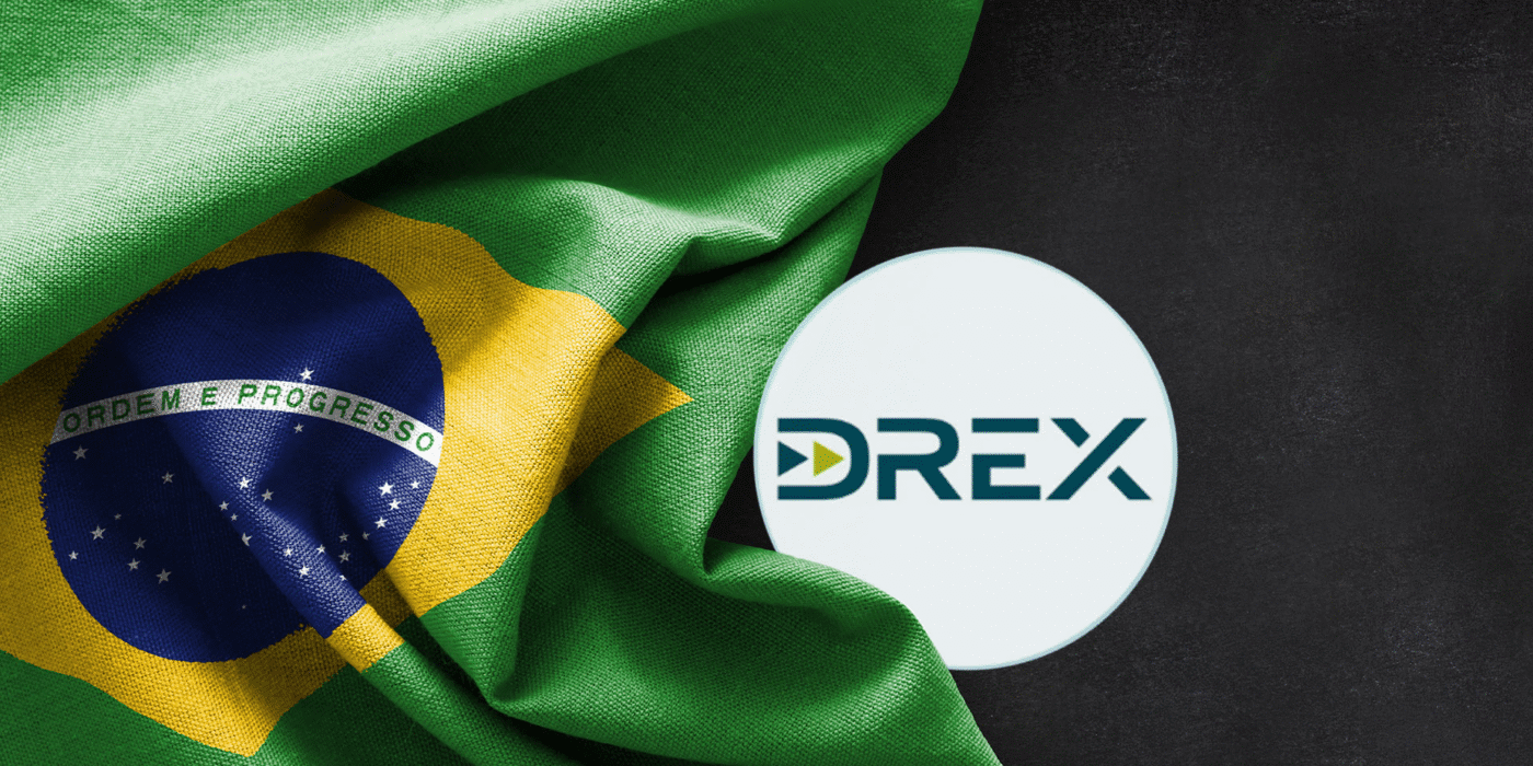 Bandeira do Brasil com destaque para o logotipo do DREX, moeda digital do Banco Central.