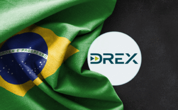 Bandeira do Brasil com destaque para o logotipo do DREX, moeda digital do Banco Central.
